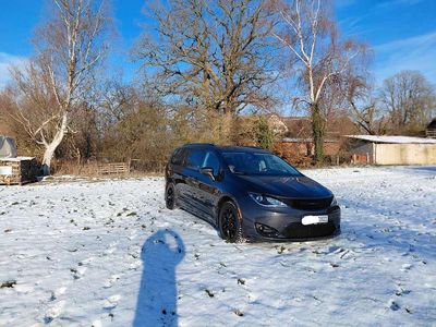 Gebraucht Chrysler Pacifica Touring 291 PS (214 kW) 2018 Grau Kombi