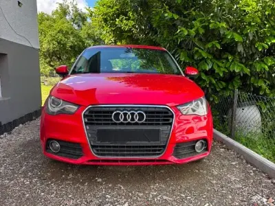 Gebraucht Audi A1 Attraction 105 PS (77 kW) 2011 Rot Kleinwagen