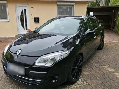 Gebraucht Renault Mégane GrandTour Avantage 131 PS (96 kW) 2011 Schwarz Kombi
