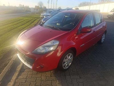 Gebraucht Renault Clio IV 103 PS (75 kW) 2012 Hellrot Kleinwagen