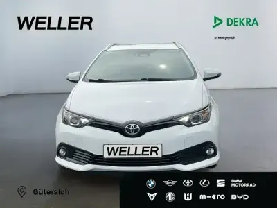 Gebraucht Toyota Auris Touring Sports Team 116 PS (85 kW) 2019 Pure) white ii (weiss Kombi