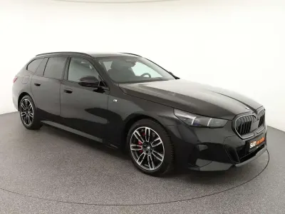Gebraucht BMW 540 M Sport 303 PS (222 kW) 2025 Schwarz Kombi