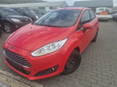 Gebraucht Ford Fiesta Titanium 140 PS (102 kW) 2016 Rot Kleinwagen
