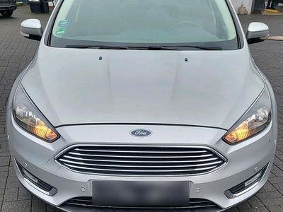 Usata Ford Focus 125 CV (91 kW) 2015 Grigio Station wagon