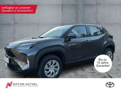 Neu Toyota Yaris Cross Business Edition 116 PS (85 kW) 2026 Grey metallic SUV