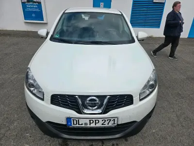 Gebraucht Nissan Qashqai 141 PS (103 kW) 2013 Weiß SUV