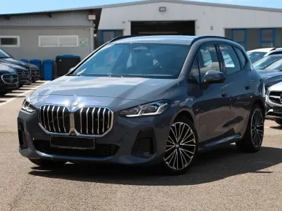 Gebraucht BMW 218 Active Tourer M Sport 136 PS (100 kW) 2025 Grau Van / Kleinbus
