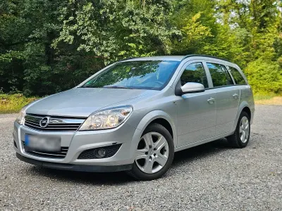 Gebraucht Opel Astra 90 PS (66 kW) 2009 Silber Kombi