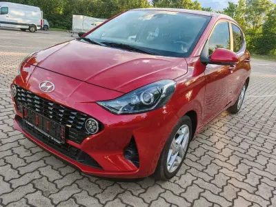 Gebraucht Hyundai i10 Trend 67 PS (49 kW) 2022 Rot Kleinwagen