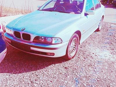 BMW 523