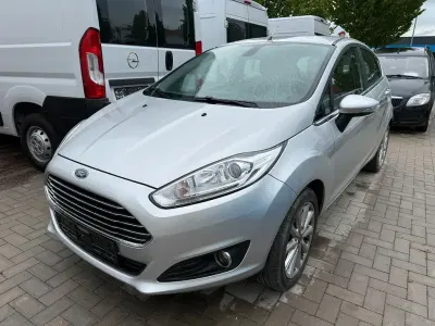 Gebraucht Ford Fiesta Titanium 103 PS (75 kW) 2017 Silber Kleinwagen