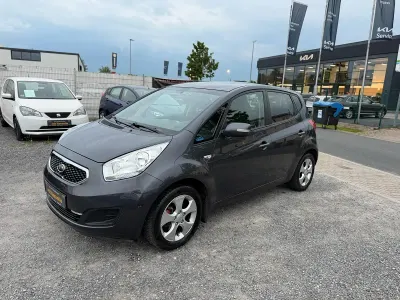 Gebraucht Kia Venga Attract 90 PS (66 kW) 2012 Grau Kleinwagen