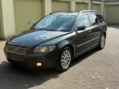Usata Volvo V50 Momentum 140 CV (102 kW) 2005 Verde Station wagon