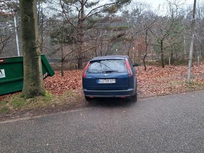 Blau Gebraucht 2007 Ford Focus Kombi | 1.250 €