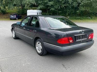 Mercedes E200