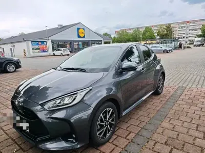 Gebraucht Toyota Yaris Team 125 PS (91 kW) 2023 Grau Kleinwagen