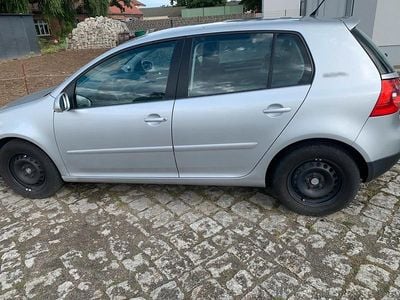Gebraucht VW Golf V 105 PS (77 kW) 2006 Silber Kleinwagen