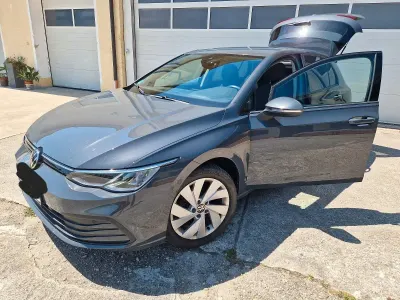 Gebraucht VW Golf VIII Life 150 PS (110 kW) 2020 Grau Limousine