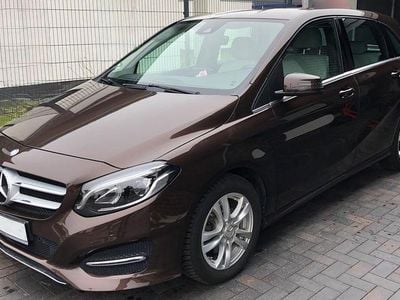 Gebraucht Mercedes B220 Urban 177 PS (130 kW) 2016 Braun Van / Kleinbus