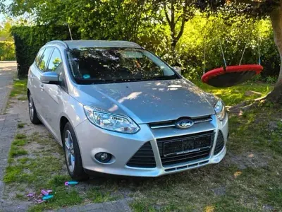 Gebraucht Ford Focus 116 PS (85 kW) 2014 Silber Limousine