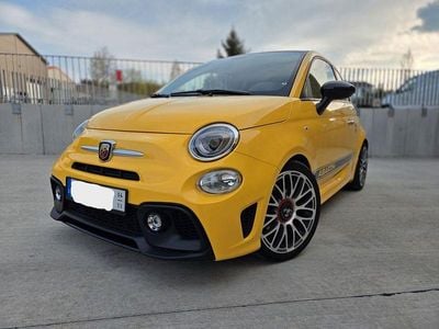 Usado Abarth 595 145 HP (106 kW) 2018 Amarelo Citadino