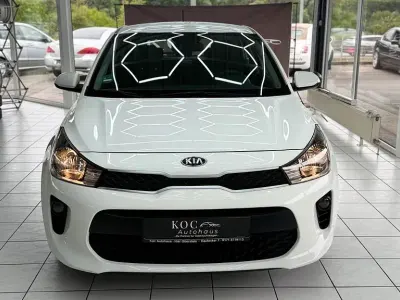 Gebraucht Kia Rio 84 PS (61 kW) 2017 Weiß Limousine