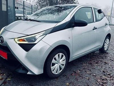 Silver mica metallic Gebraucht 2021 Toyota Aygo Business Edition Kleinwagen | 9.400 € (Fairer Preis)