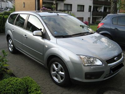 Gebraucht Ford Focus Titanium 136 PS (100 kW) 2005 Silber metallic Kombi