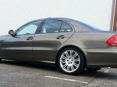 Gebraucht Mercedes E320 Avantgarde 224 PS (164 kW) 2009 Beige Limousine