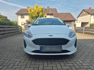 Gebraucht Ford Fiesta 70 PS (51 kW) 2017 Weiß Kleinwagen