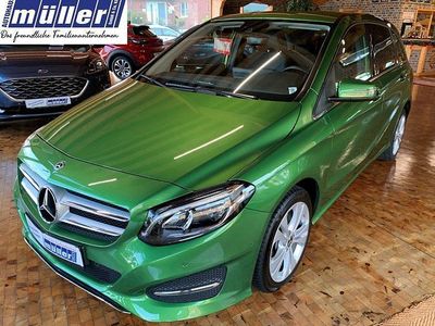 Grün Gebraucht 2018 Mercedes B180 Urban Van / Kleinbus | 20.550 € (Fairer Preis)