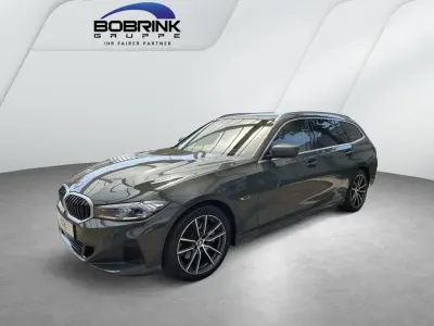 Gebraucht BMW 330e Sport Line 292 PS (214 kW) 2023 Grau Kombi