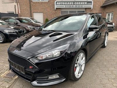 Używany Ford Focus ST 250 KM (183 kW) 2018 Czarny Sedan/Limuzyna