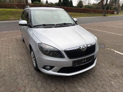 Silber Gebraucht 2015 Skoda Fabia Ambition Kombi | 4.599 € (Fairer Preis)