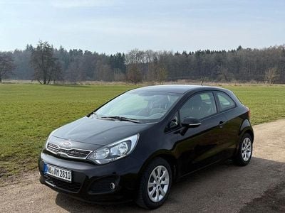 Begagnad Kia Rio Spirit 109 HK (80 kW) 2012 Svart Sedan