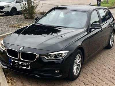 Schwarz Gebraucht 2017 BMW 318 Kombi | 13.100 € (Fairer Preis)