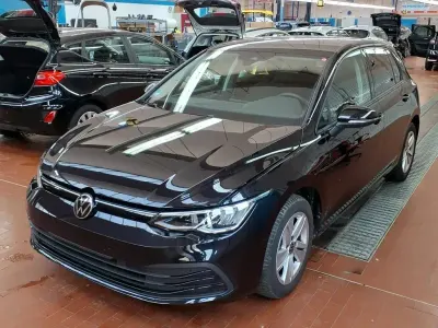 Gebraucht VW Golf VIII Life 116 PS (85 kW) 2023 Schwarz Limousine