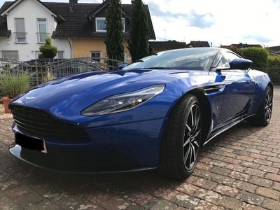 Aston Martin DB11