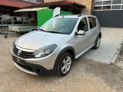 Gebraucht Dacia Sandero Stepway 68 PS (50 kW) 2010 Silber Kleinwagen