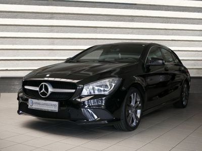 Gebraucht Mercedes CLA200 Shooting Brake Urban 156 PS (114 kW) 2016 Schwarz Kombi
