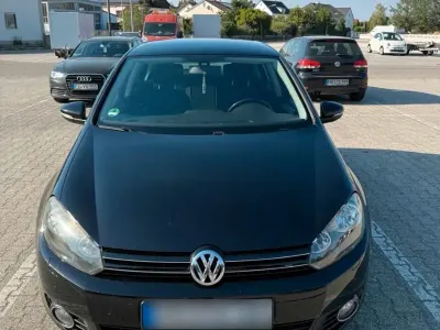 Gebraucht VW Golf VI 105 PS (77 kW) 2010 Schwarz Limousine