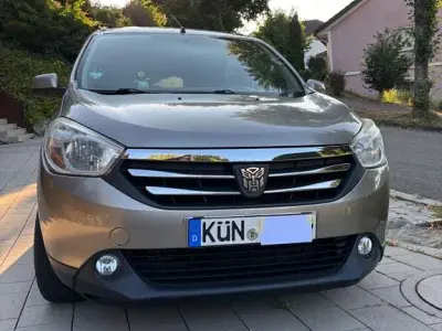 Gebraucht Dacia Lodgy 107 PS (78 kW) 2013 Beige Van / Kleinbus