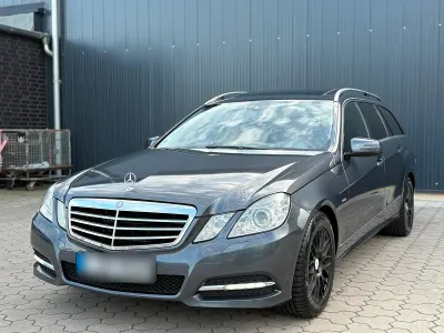 Używany Mercedes E300 270 KM (198 kW) 2010 Szary Kombi