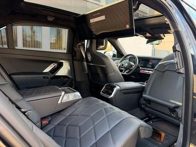 Gebraucht BMW 750e M Sport 489 PS (359 kW) 2023 Schwarz Limousine