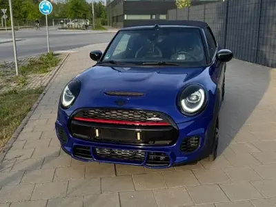 Używany Mini John Cooper Works 231 KM (169 kW) 2019 Niebieski Hatchback