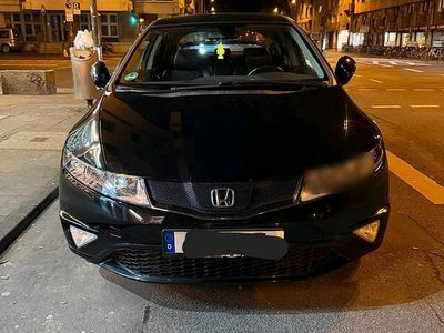 Schwarz Gebraucht 2009 Honda Civic Limousine | 6.400 € (Etwas zu teuer)