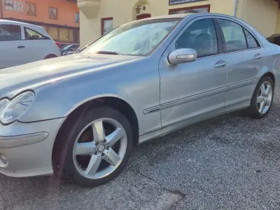Gebraucht Mercedes C200 122 PS (89 kW) 2006 Silber Limousine