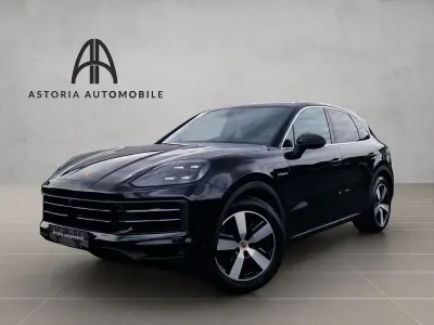 Gebraucht Porsche Cayenne E-Hybrid 470 PS (345 kW) 2025 Schwarz SUV