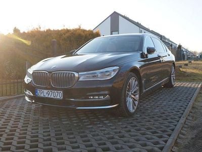 Schwarz Gebraucht 2017 BMW 750L Executive Limousine | 21.700 €