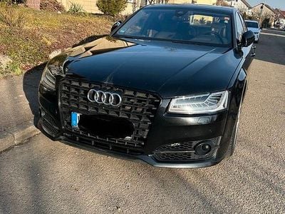 Schwarz Gebraucht 2017 Audi S8 plus Sport Limousine | 37.000 € (Etwas zu teuer)